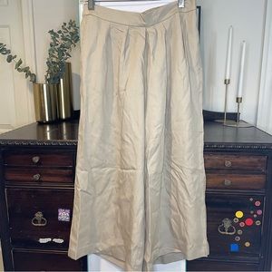 NWOT Loft Petite Pull On Culottes. New without tags. Never worn.